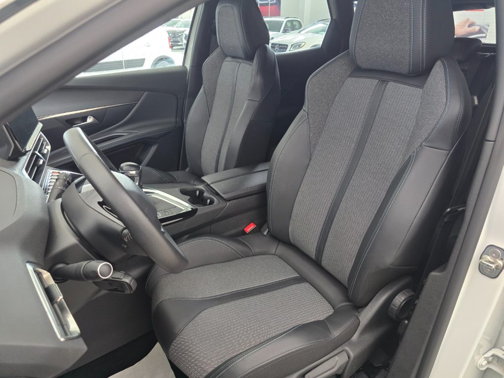 PEUGEOT 3008 PureTech Turbo 130 S&S Allure Pack - 22