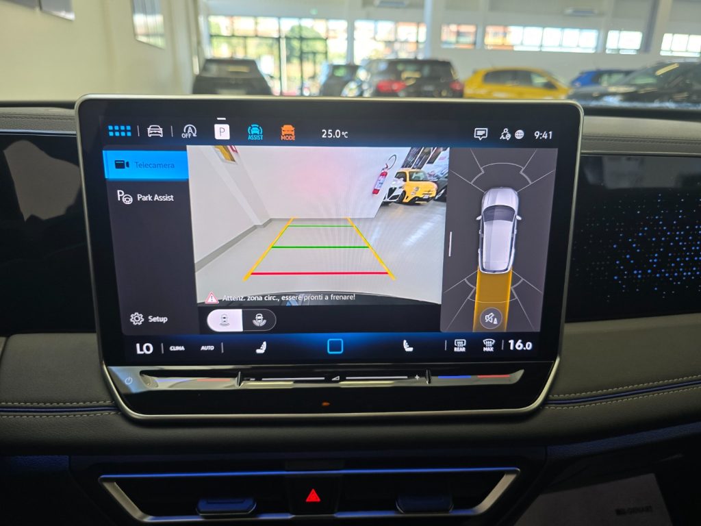 VOLKSWAGEN Tiguan 2.0 TDI 150 CV DSG R-Line - 18