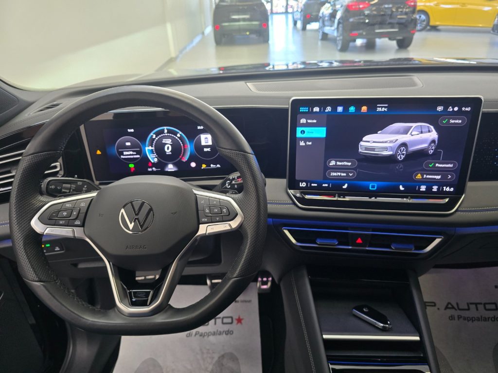VOLKSWAGEN Tiguan 2.0 TDI 150 CV DSG R-Line - 11