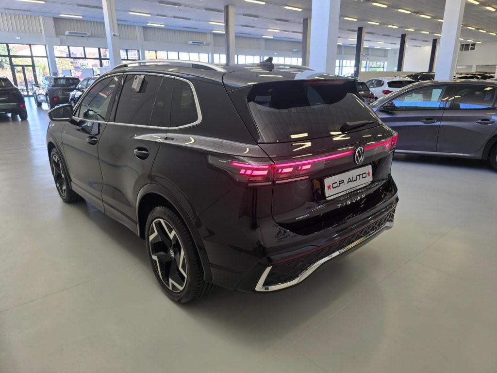 VOLKSWAGEN Tiguan 2.0 TDI 150 CV DSG R-Line - 4