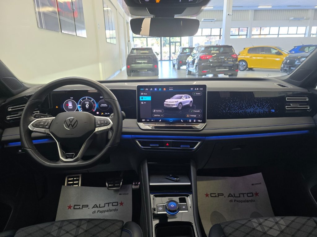 VOLKSWAGEN Tiguan 2.0 TDI 150 CV DSG R-Line - 10