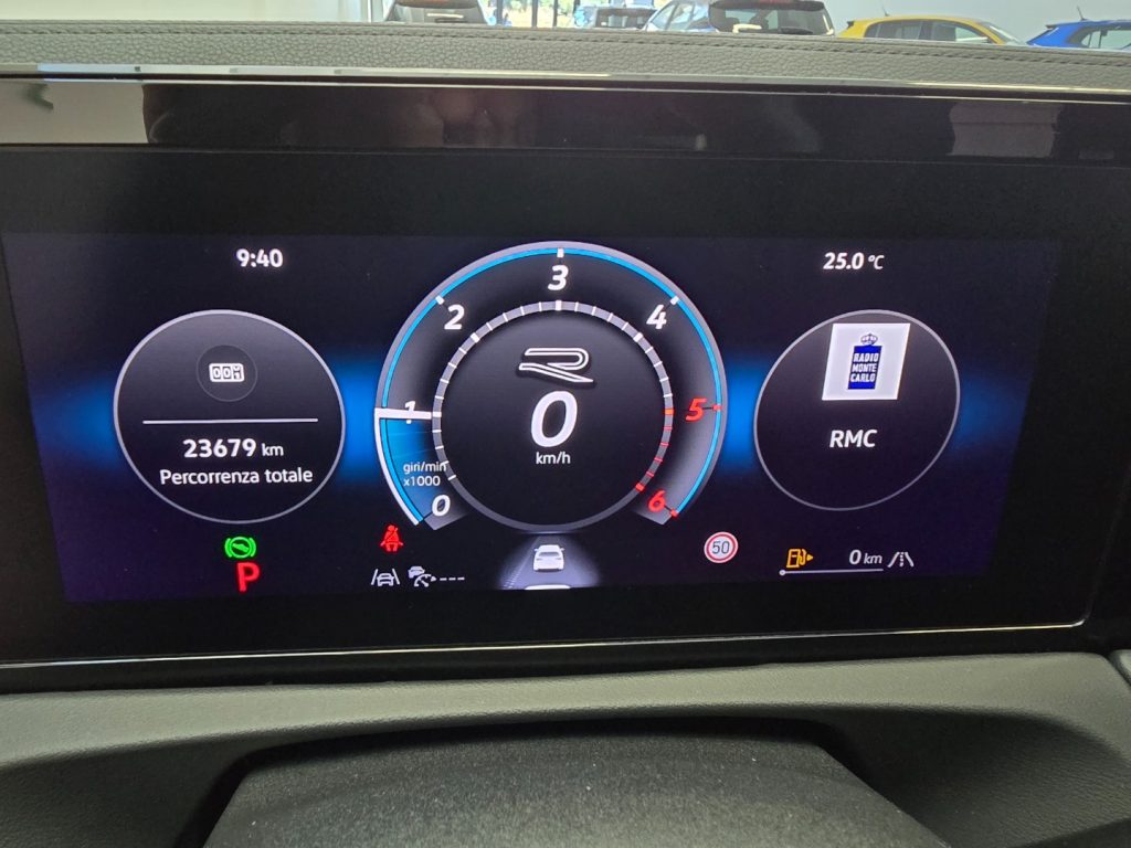 VOLKSWAGEN Tiguan 2.0 TDI 150 CV DSG R-Line - 12