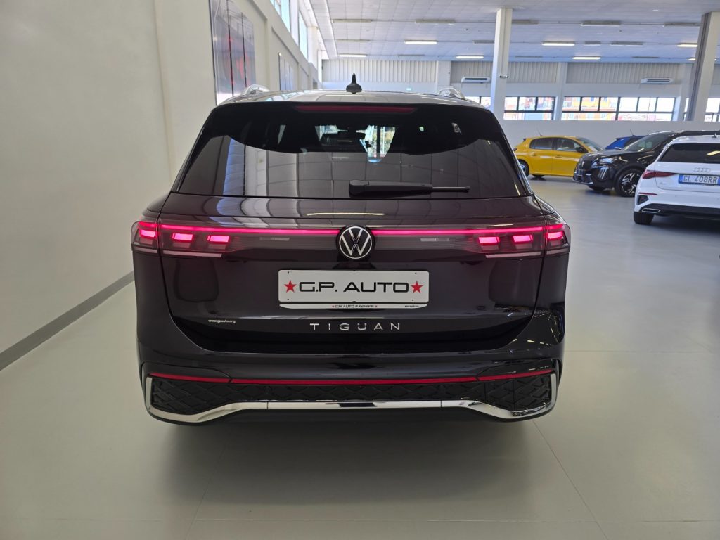 VOLKSWAGEN Tiguan 2.0 TDI 150 CV DSG R-Line - 6