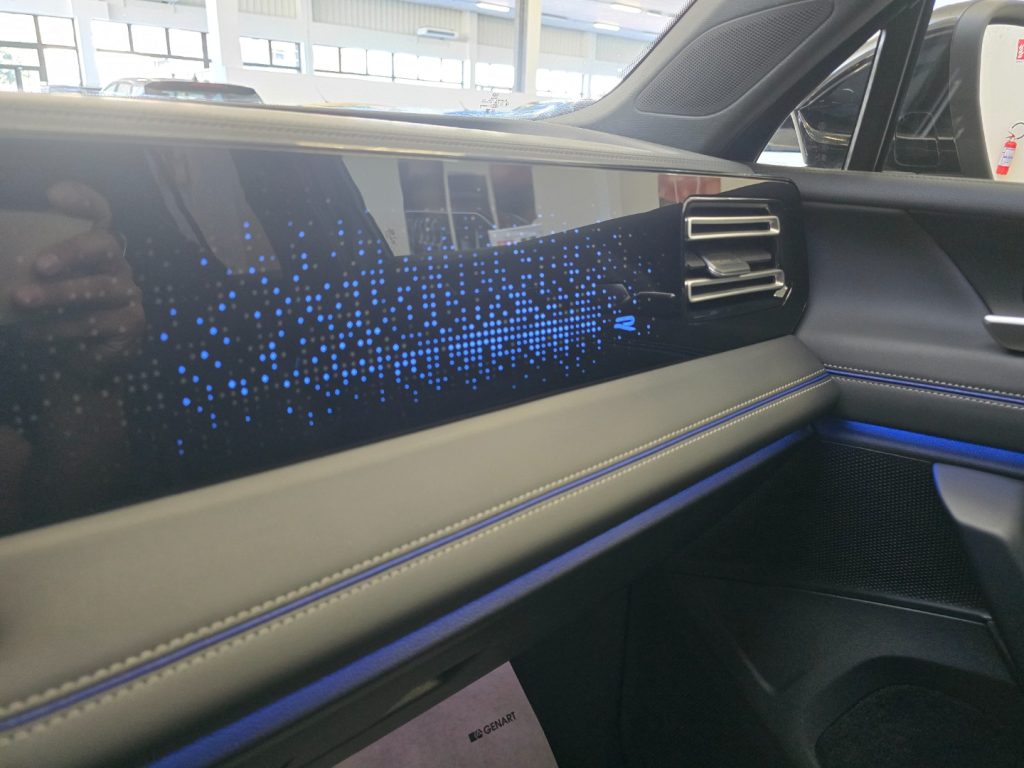 VOLKSWAGEN Tiguan 2.0 TDI 150 CV DSG R-Line - 20