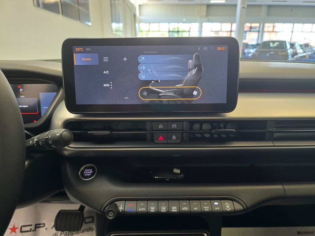 JEEP Avenger 1.2 Turbo 100 CV e-Hybrid Summit - 19