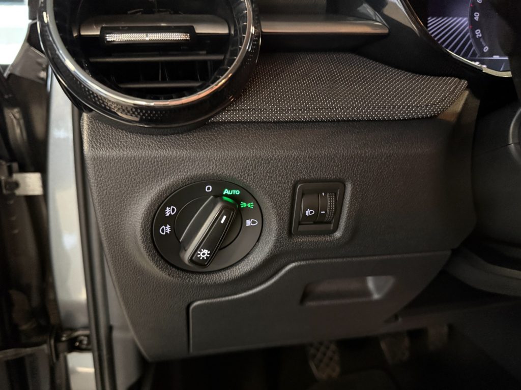 SKODA Fabia 1.0 TSI 130 Edition LED DAB+ Camera SmartLink - 9