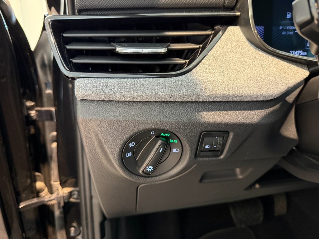 SKODA Kamiq 1.0 TSI DSG Black Dots Camera LED DAB+ Keyless - 9