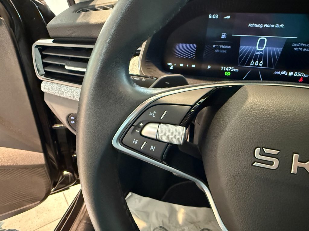 SKODA Kamiq 1.0 TSI DSG Black Dots Camera LED DAB+ Keyless - 10