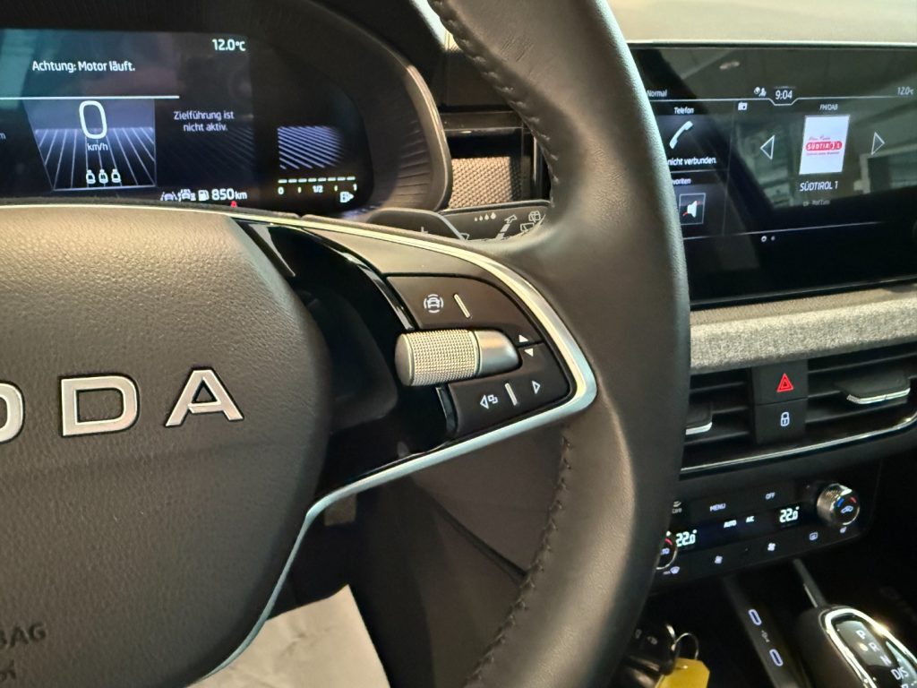 SKODA Kamiq 1.0 TSI DSG Black Dots Camera LED DAB+ Keyless - 11