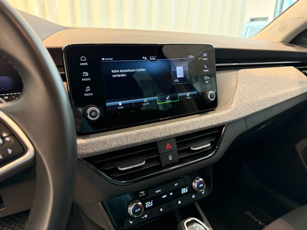 SKODA Kamiq 1.0 TSI DSG Black Dots Camera LED DAB+ Keyless - 13