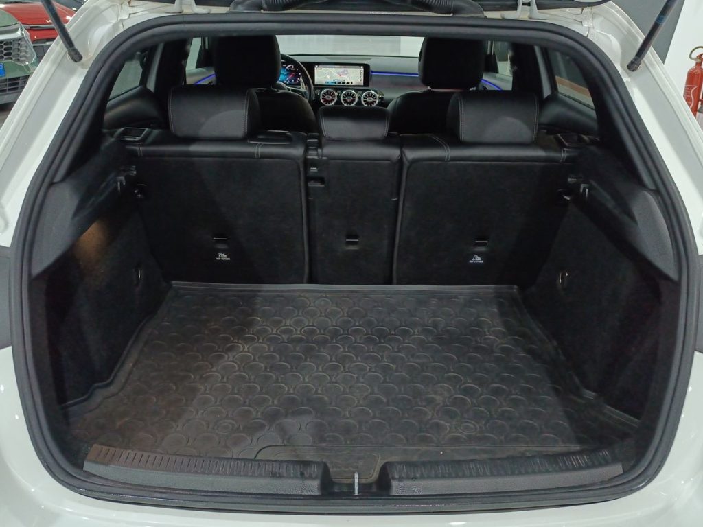 MERCEDES-BENZ A 180 d Automatic Sport - 12