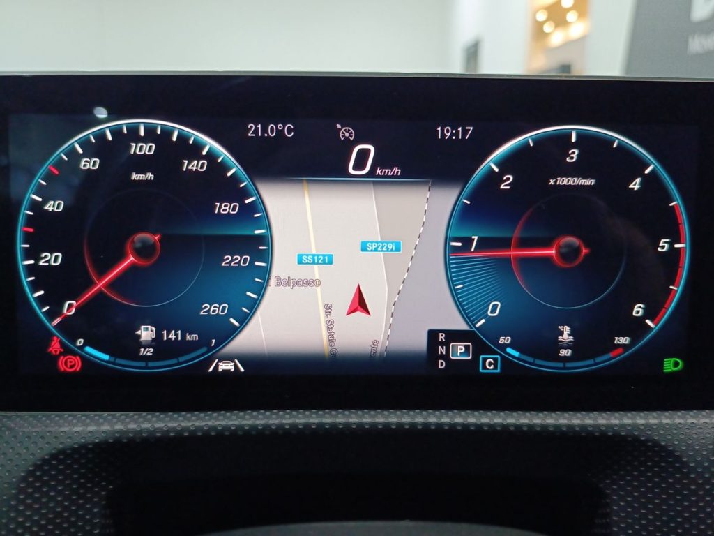 MERCEDES-BENZ A 180 d Automatic Sport - 15