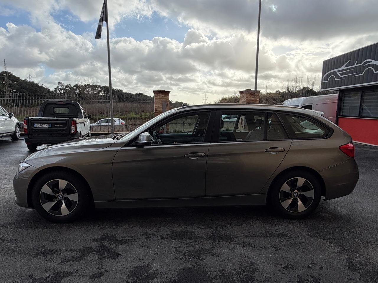 BMW 320 d Efficient Dynamics Touring Business Advantage - 17