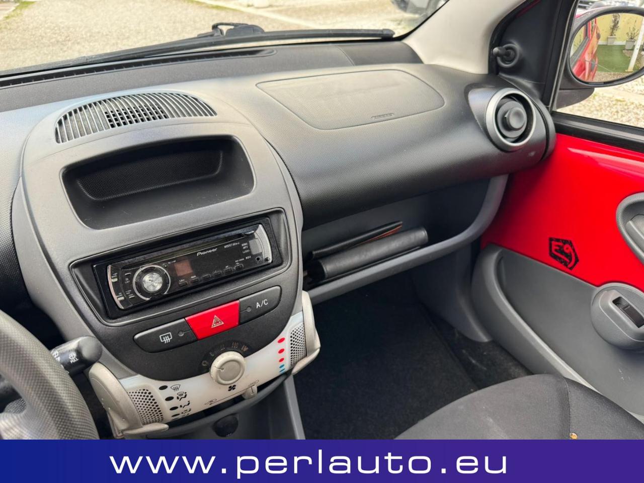 TOYOTA Aygo 1.0 12V VVT-i 5 porte Sol - 10