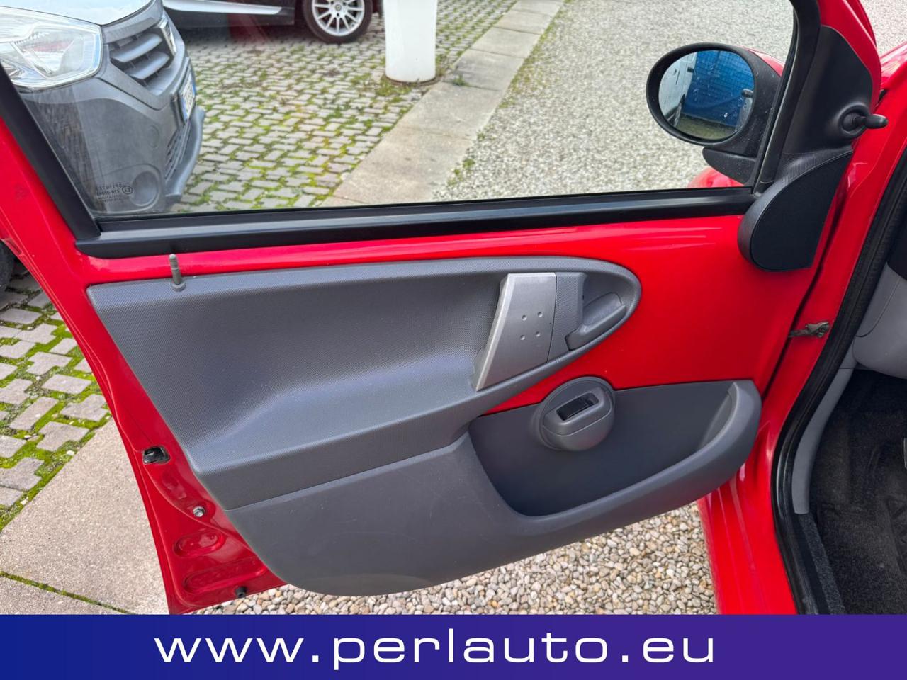 TOYOTA Aygo 1.0 12V VVT-i 5 porte Sol - 8