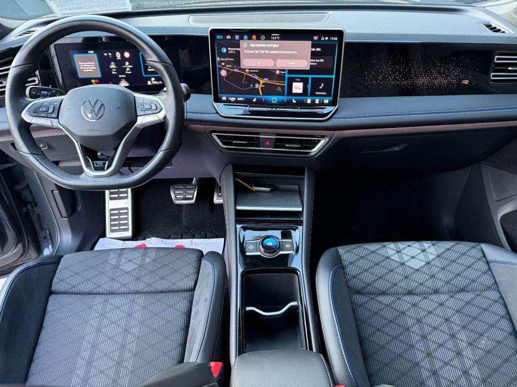 VOLKSWAGEN Tiguan 2.0 TDI DSG 4MOTION R-Line GANCIO Matrix DCC Pano - 8