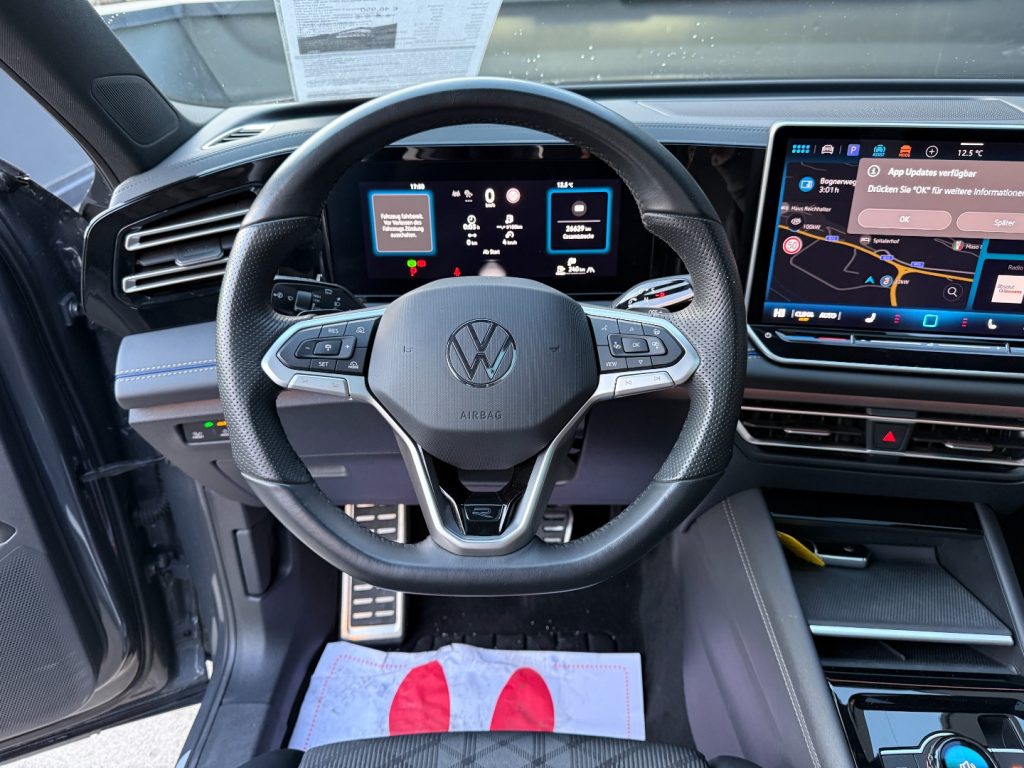 VOLKSWAGEN Tiguan 2.0 TDI DSG 4MOTION R-Line GANCIO Matrix DCC Pano - 9