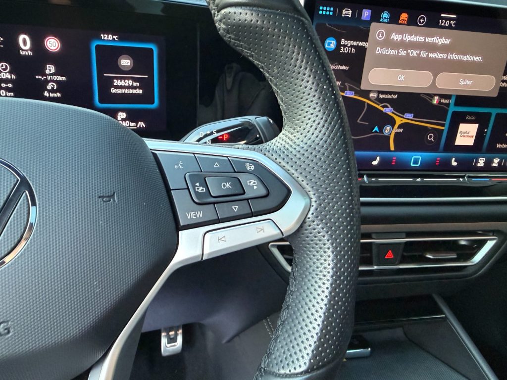 VOLKSWAGEN Tiguan 2.0 TDI DSG 4MOTION R-Line GANCIO Matrix DCC Pano - 13