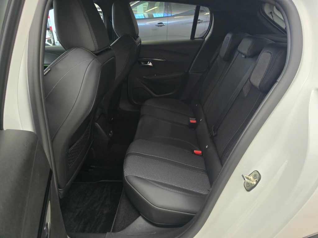 PEUGEOT 208 PureTech 100 5 porte GT line - 13