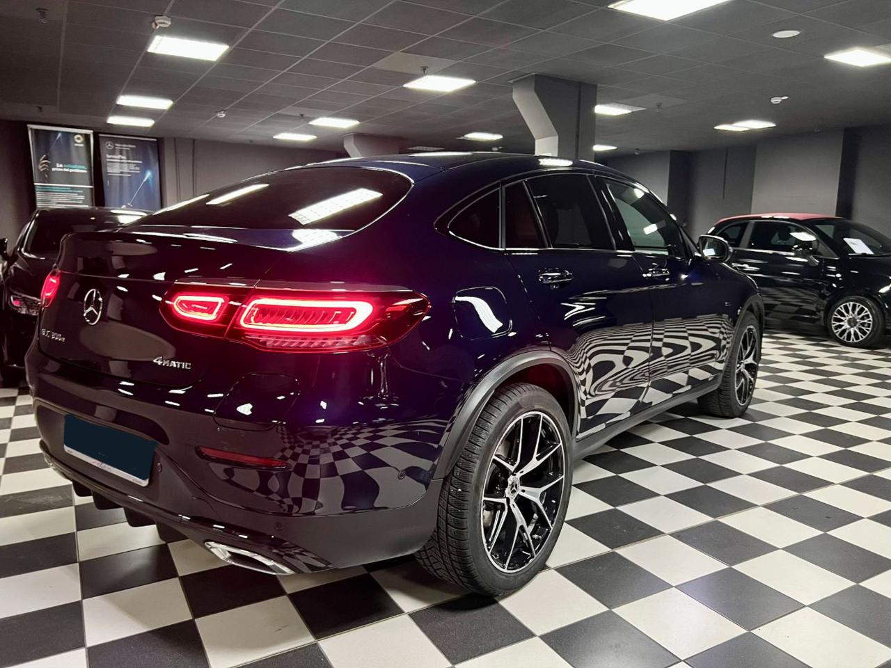 MERCEDES-BENZ GLC 300 e 4Matic EQ-Power Coupé Premium - 4