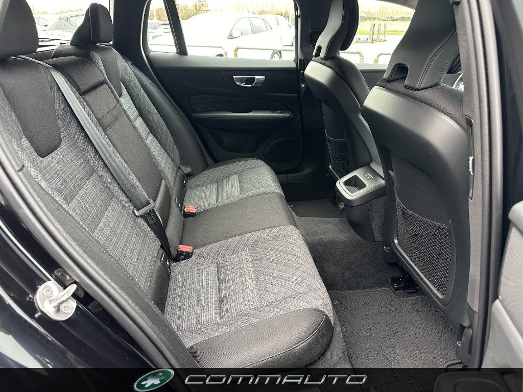 VOLVO V60 Cross Country B4 (d) AWD automatico Core - 19