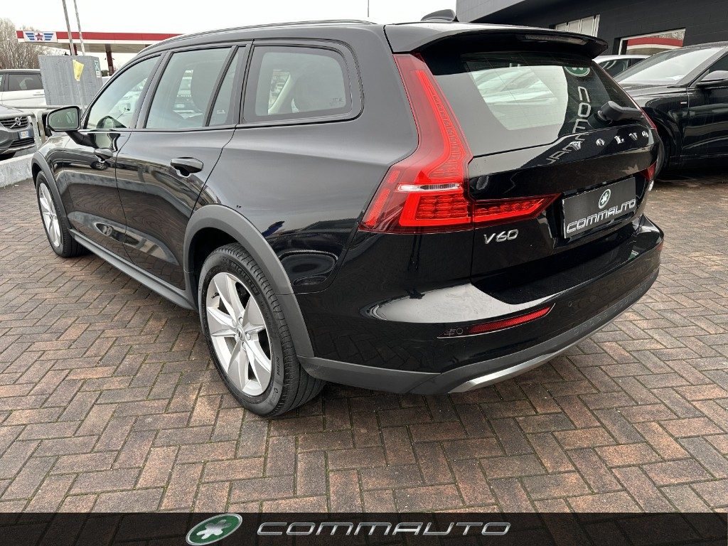 VOLVO V60 Cross Country B4 (d) AWD automatico Core - 4