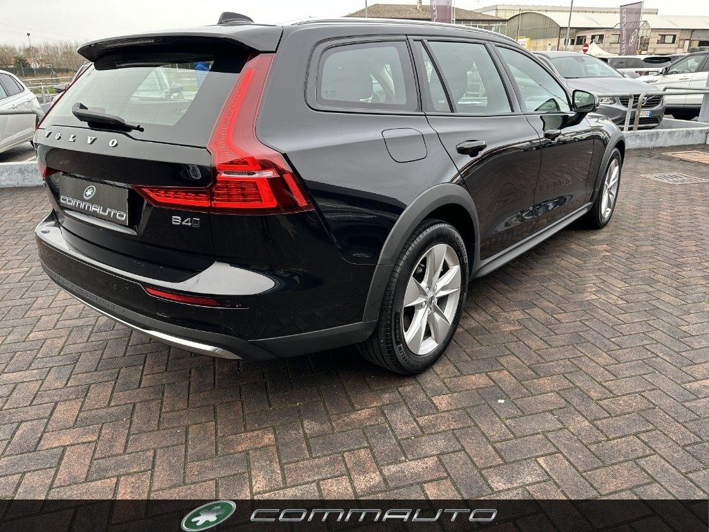 VOLVO V60 Cross Country B4 (d) AWD automatico Core - 3