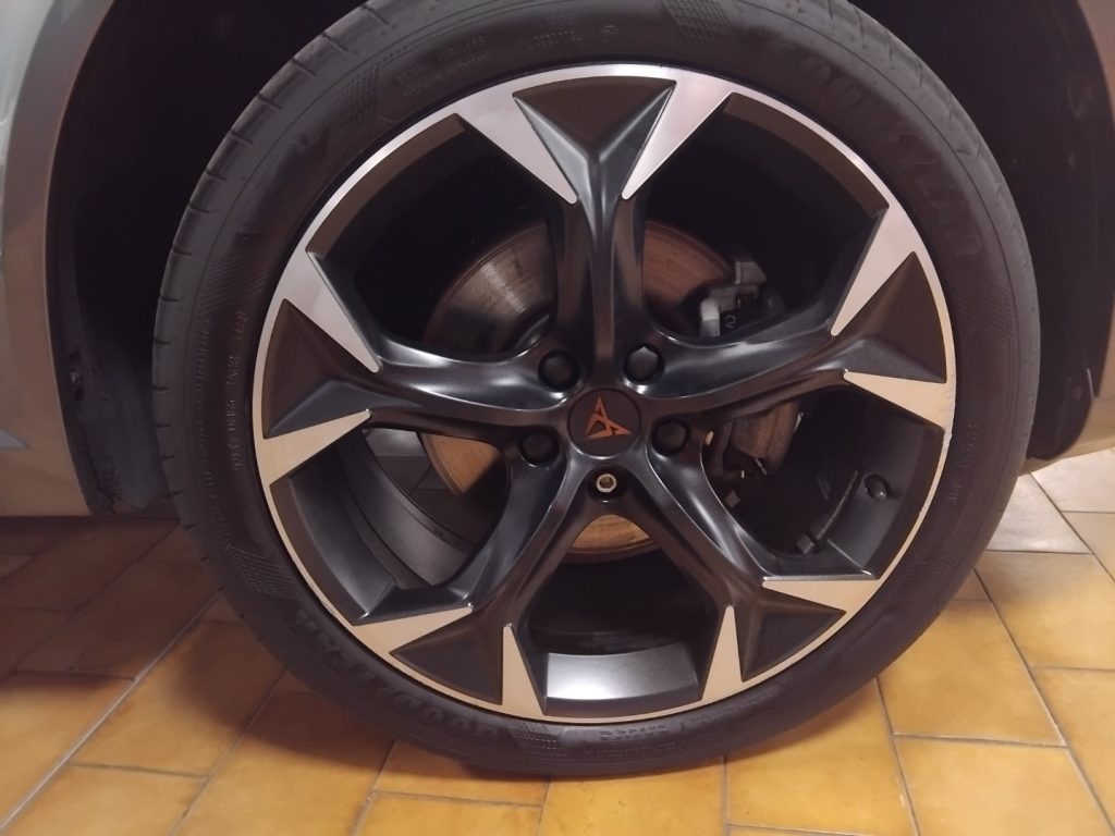 CUPRA Formentor 2.0 TSI 4Drive DSG 19 VIDEO BUCKET - 26