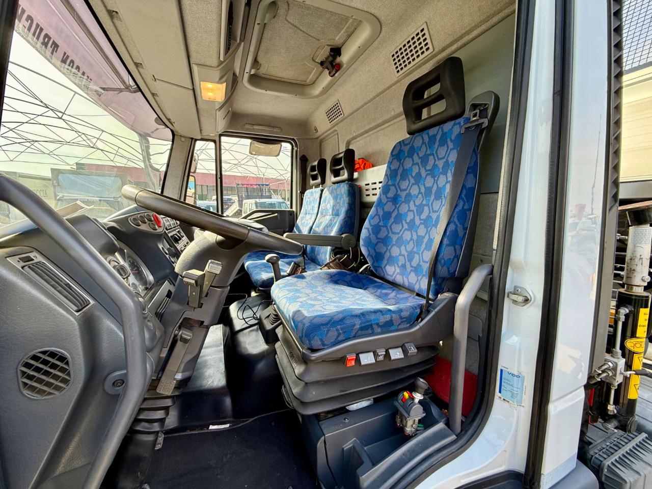 IVECO EUROCARGO 80E17 - 12