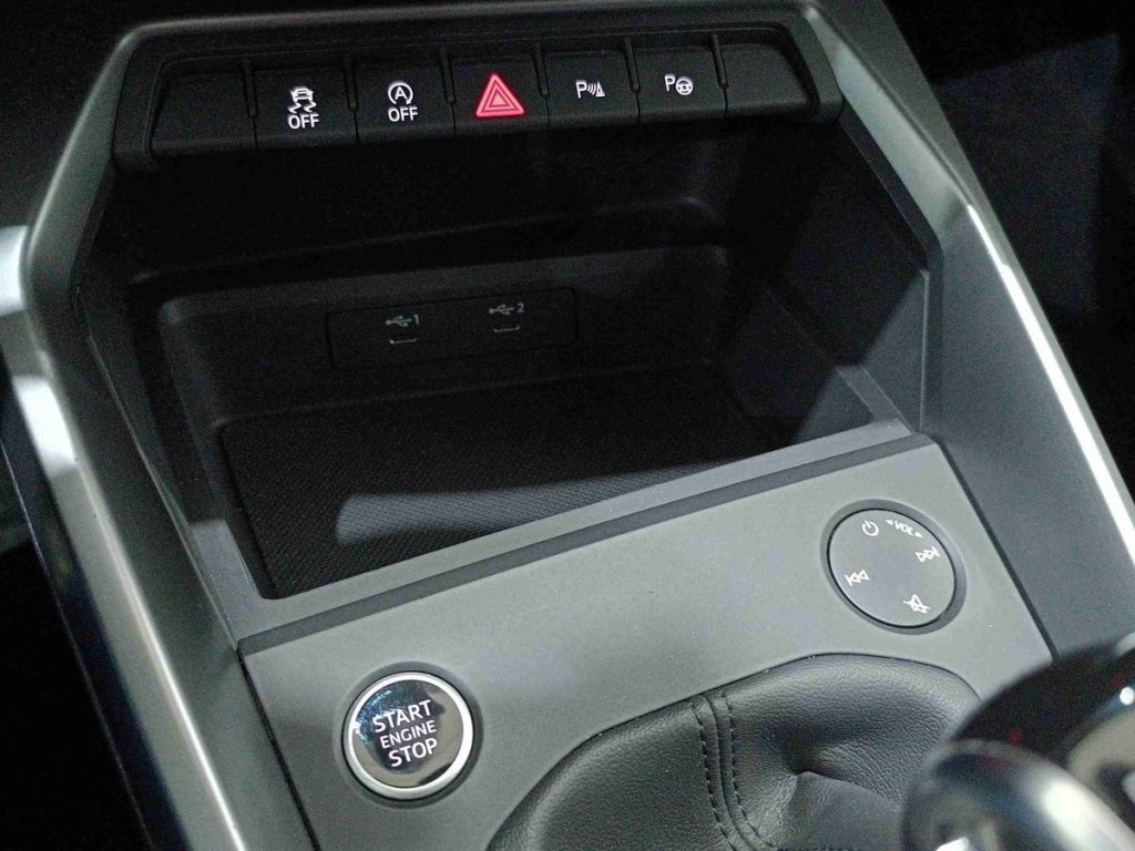 AUDI A3 SPB 30 TDI Business Advanced - 21