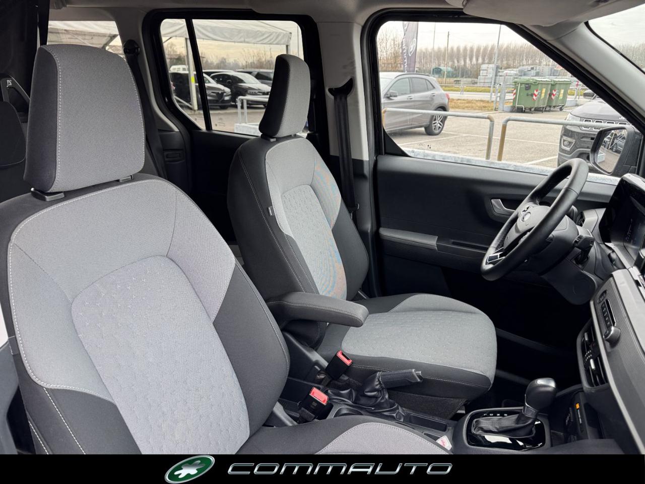 FORD Tourneo Courier 1.0 EcoBoost Powershift Titanium - 27