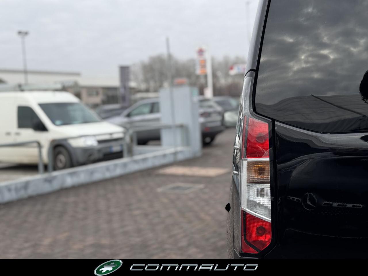 FORD Tourneo Courier 1.0 EcoBoost Powershift Titanium - 7