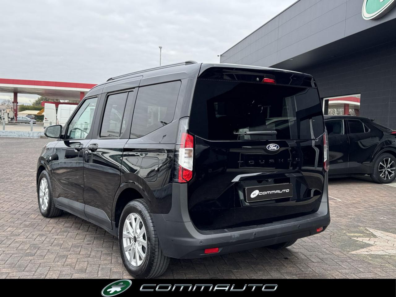 FORD Tourneo Courier 1.0 EcoBoost Powershift Titanium - 6