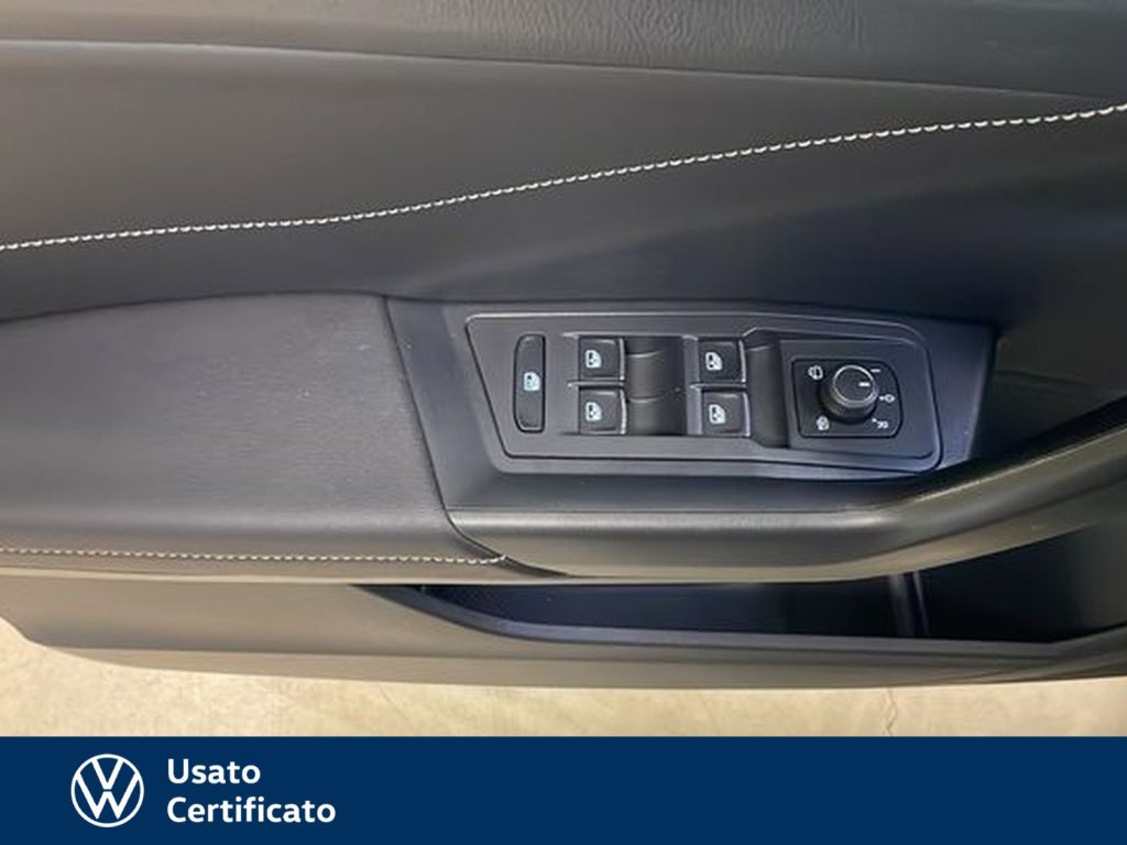 VOLKSWAGEN T-Roc 1.5 tsi style dsg - 17