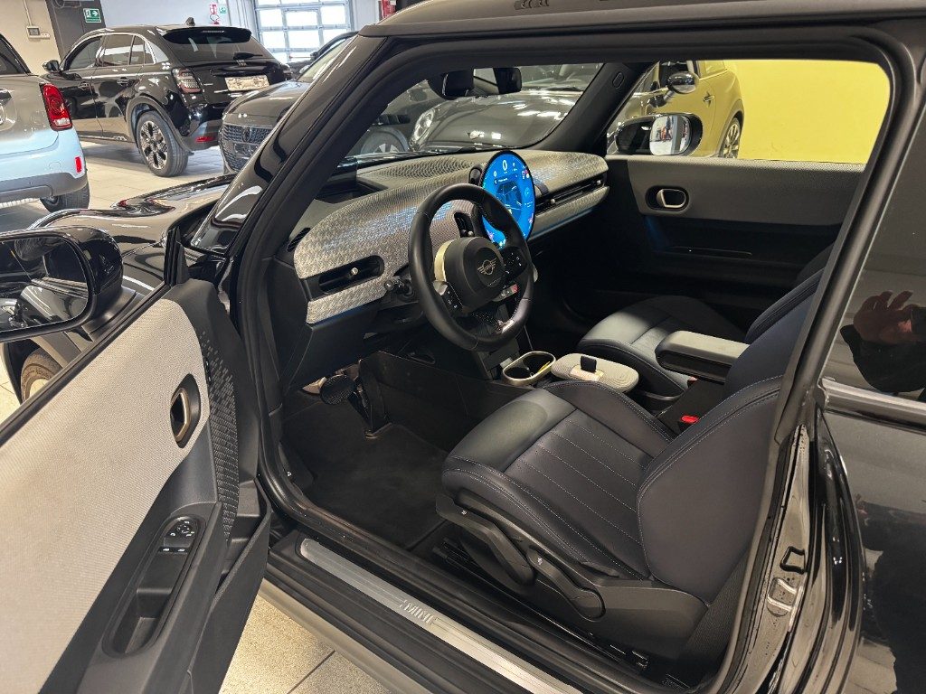 MINI Cooper C Favoured+PACCHETTO S+10.700KM+TELECAMERA - 8