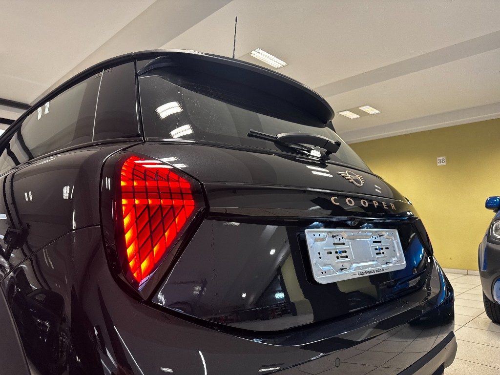 MINI Cooper C Favoured+PACCHETTO S+10.700KM+TELECAMERA - 12