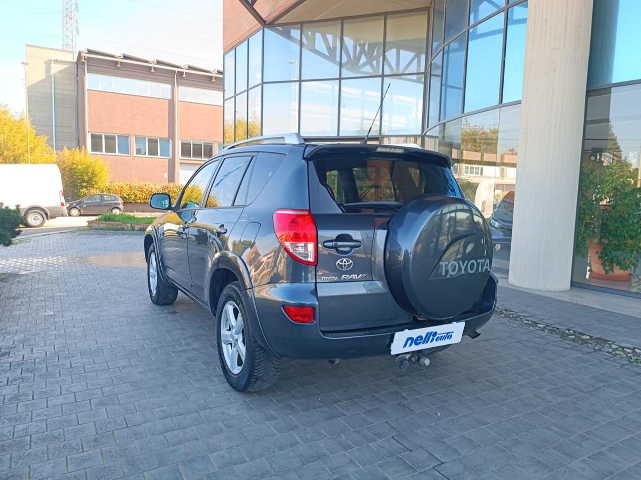 TOYOTA RAV 4 MY23 RAV4 2.2 D-4D 177 CV Luxury - 22