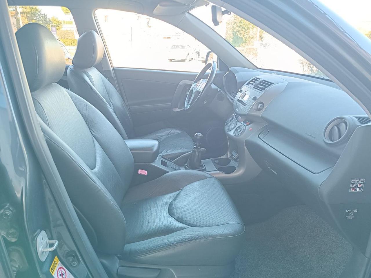 TOYOTA RAV 4 MY23 RAV4 2.2 D-4D 177 CV Luxury - 14