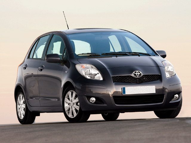 TOYOTA Yaris Grigio metallizzato