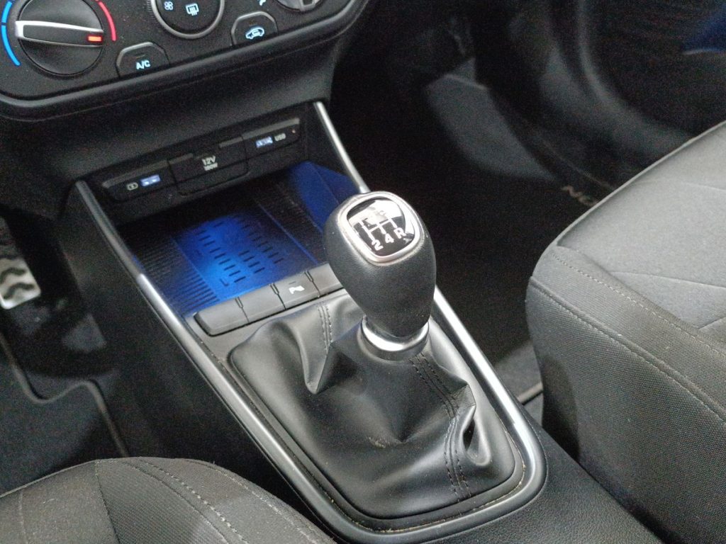 HYUNDAI Bayon 1.2 MPI MT XLine - 8