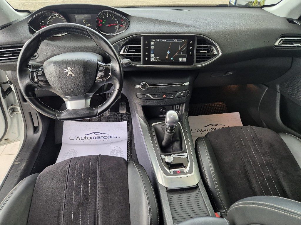 PEUGEOT 308 BlueHDi 120 S&S Allure - 8