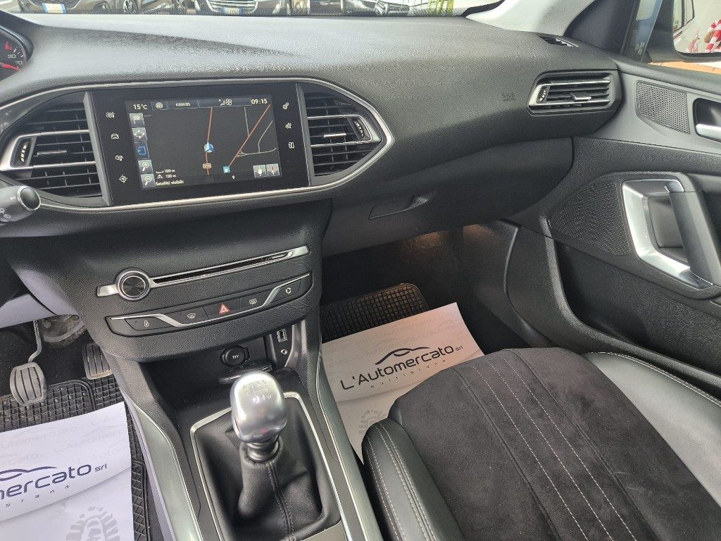 PEUGEOT 308 BlueHDi 120 S&S Allure - 9