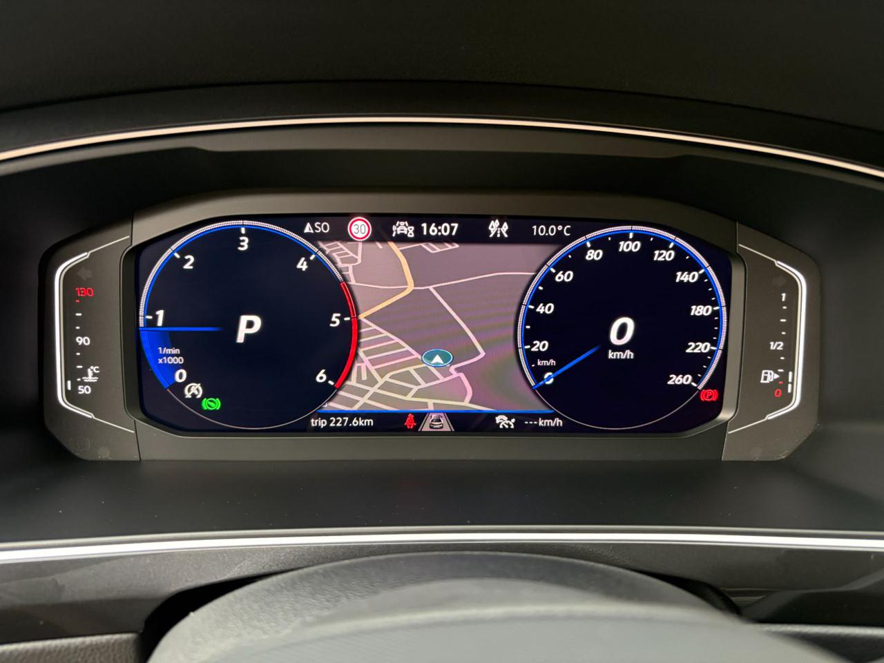 VOLKSWAGEN Tiguan 2.0 TDI 150 CV SCR DSG 4MOTION R-Line - 29