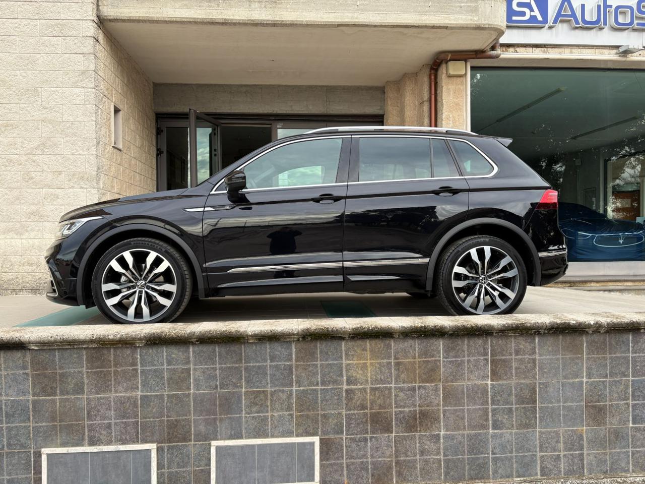 VOLKSWAGEN Tiguan 2.0 TDI 150 CV SCR DSG 4MOTION R-Line - 8