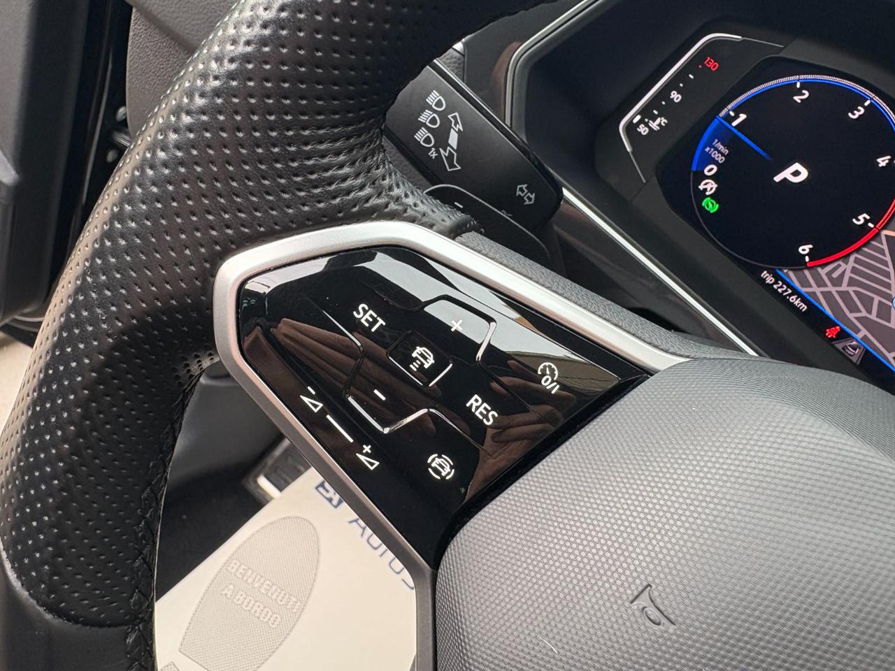 VOLKSWAGEN Tiguan 2.0 TDI 150 CV SCR DSG 4MOTION R-Line - 27