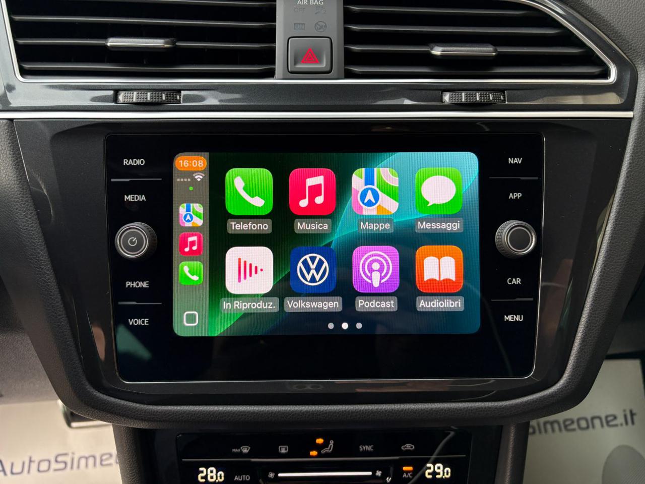 VOLKSWAGEN Tiguan 2.0 TDI 150 CV SCR DSG 4MOTION R-Line - 31