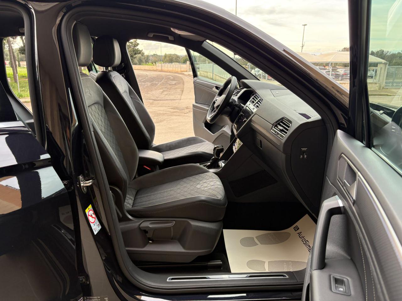 VOLKSWAGEN Tiguan 2.0 TDI 150 CV SCR DSG 4MOTION R-Line - 9
