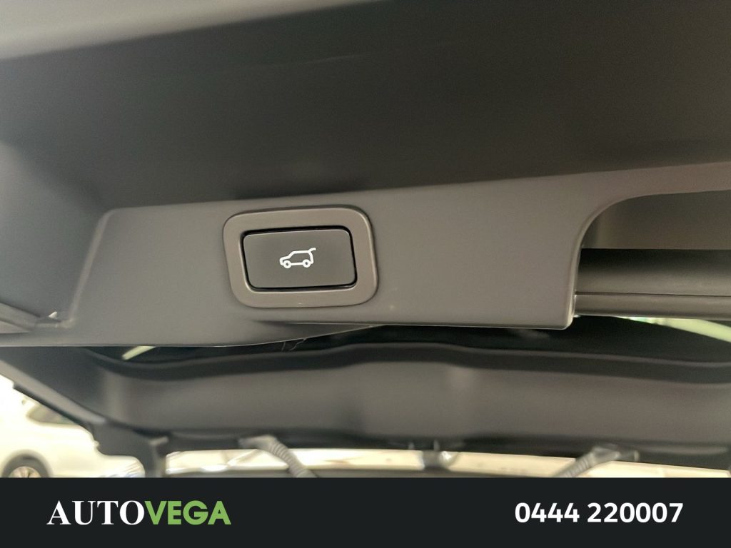 LAND ROVER Range Rover Velar 3.0d i6 mhev hse silver 249cv auto - 17