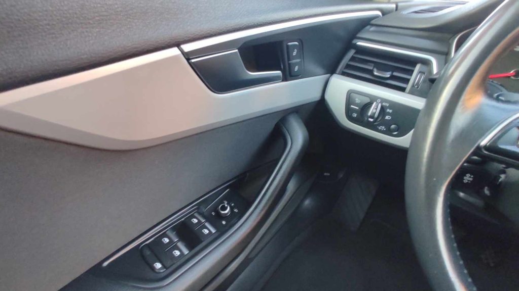 AUDI A4 Avant 35 TDI S tronic Business - 8