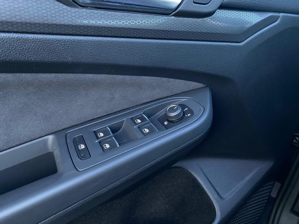 VOLKSWAGEN Golf GTI 2.0 8 MANUALE 19 UNICO PROPRIETARIO - 18